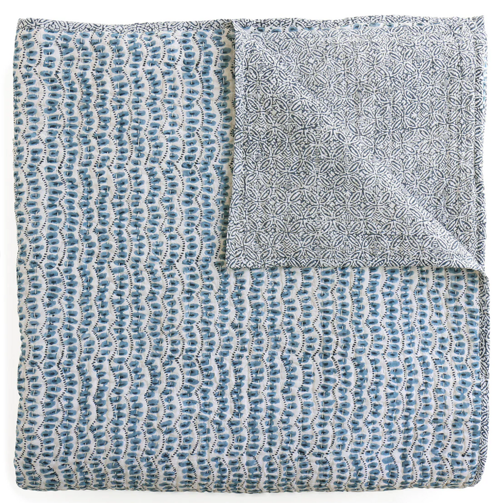 amulet quilt 100% cotton 234 x 224 cm cold wash separately use mild detergent  do not tumble dry  do not iron   do not soak