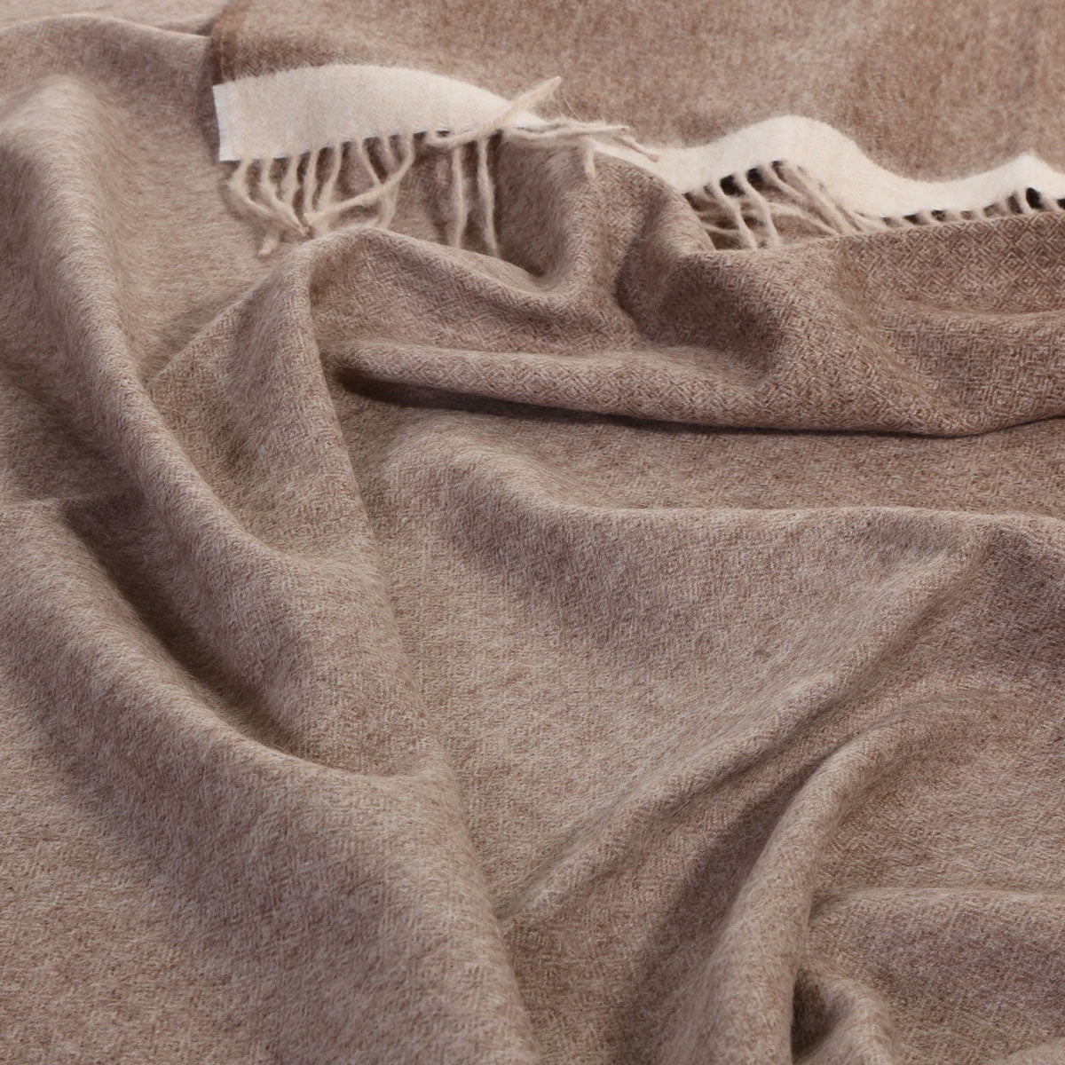 100% fine alpaca throw - cream/chestnut - dry clean only 180x130cm